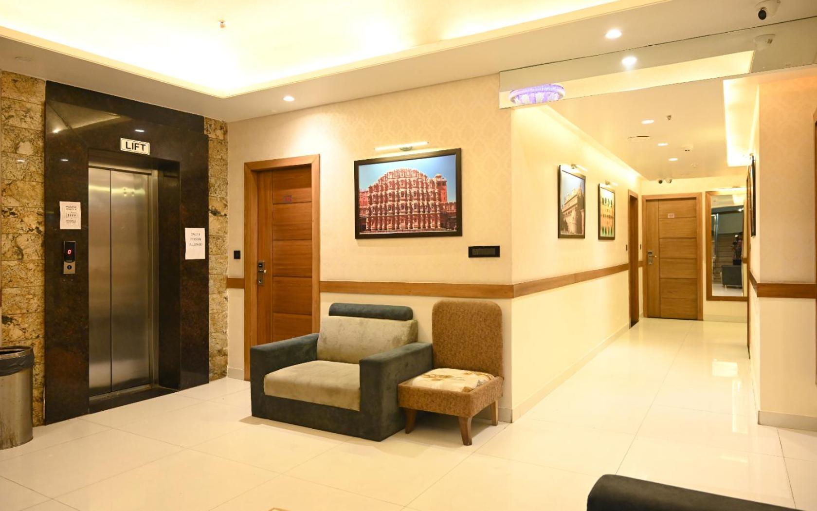 Hotel Rr 62-Jaipur City Centre Hotel Dış mekan fotoğraf