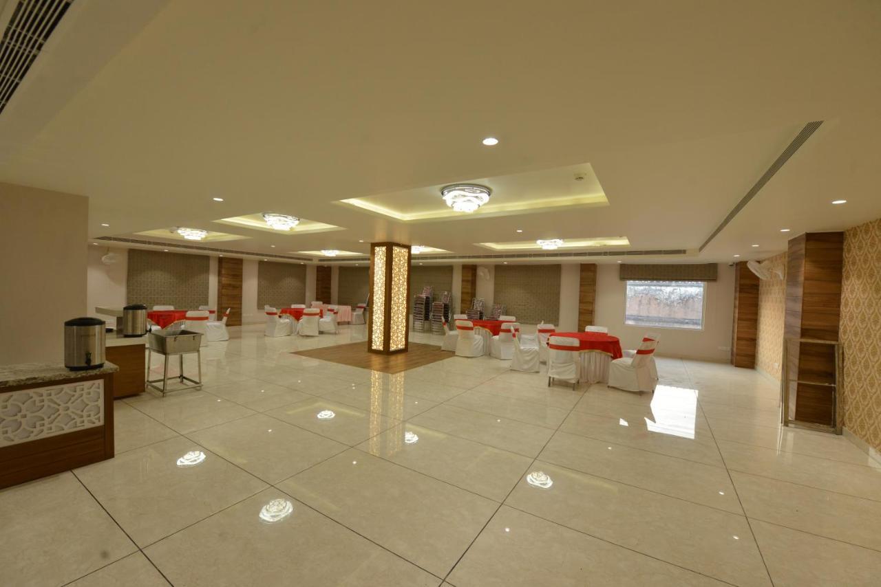 Hotel Rr 62-Jaipur City Centre Hotel Dış mekan fotoğraf